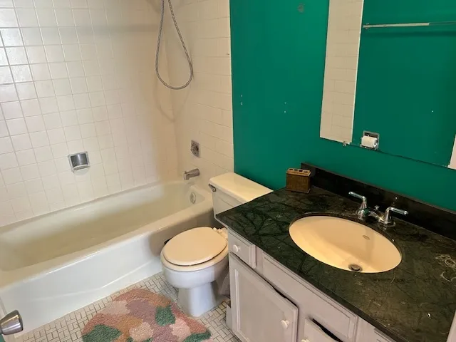 $169,000 | 674 Pinecrest Drive, Unit 203, Prospect Heights, IL 60070