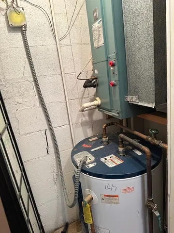 $169,000 | 674 Pinecrest Drive, Unit 203, Prospect Heights, IL 60070