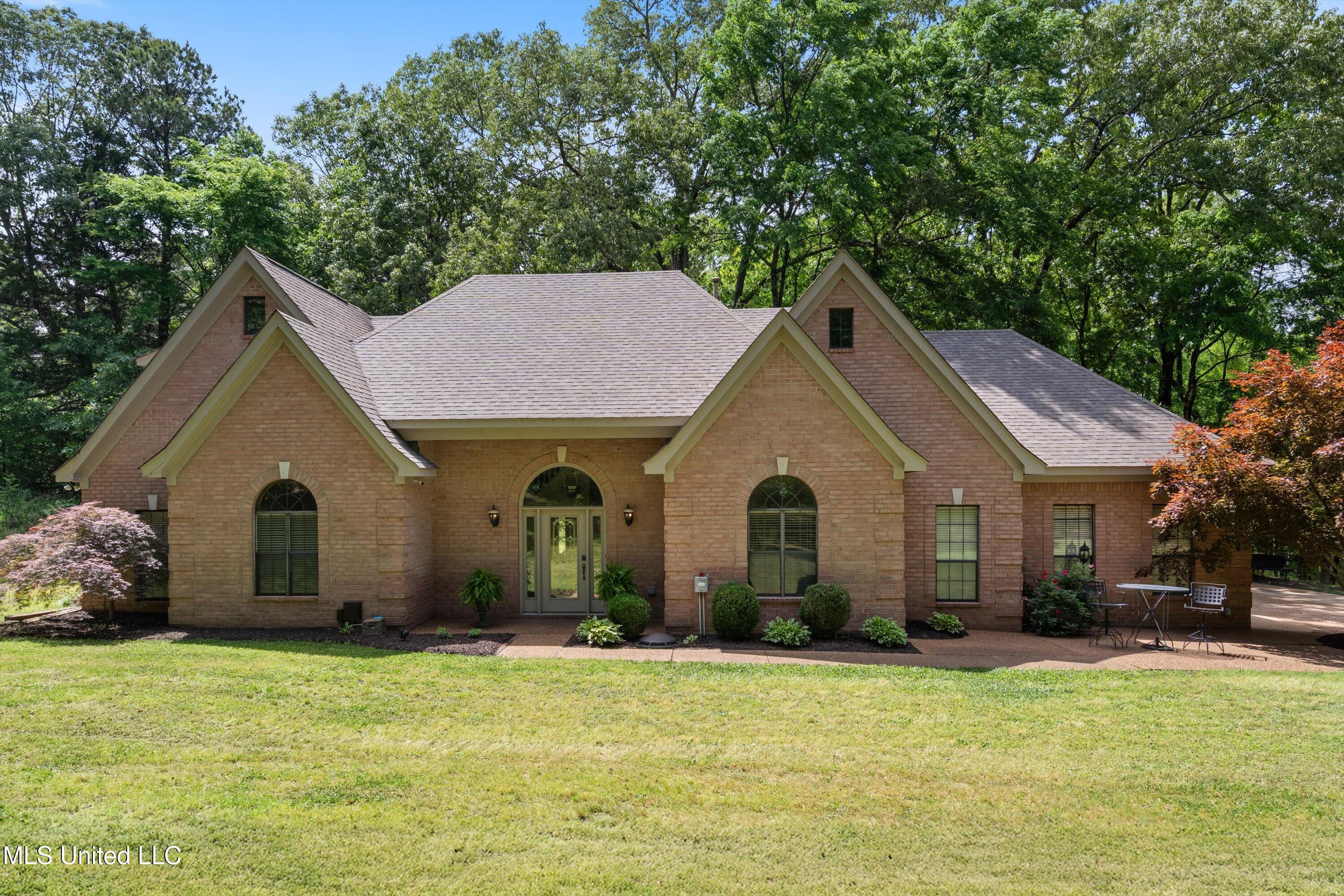 5135 Windy Ridge Drive Southaven, MS 38671 - Photo 2 of 37 5135 Windy Ridge