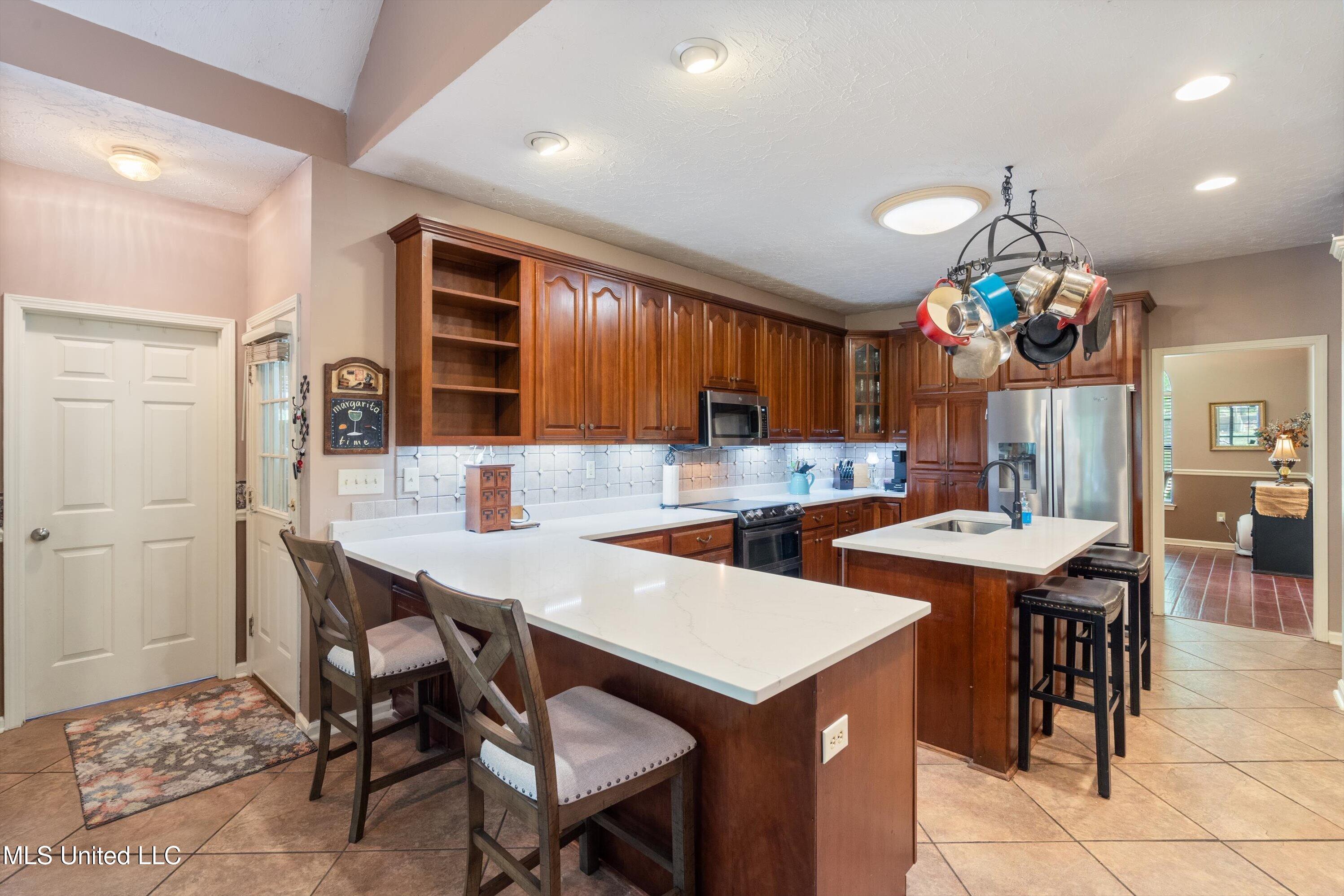5135 Windy Ridge Drive Southaven, MS 38671 - Photo 22 of 37 Kitchen