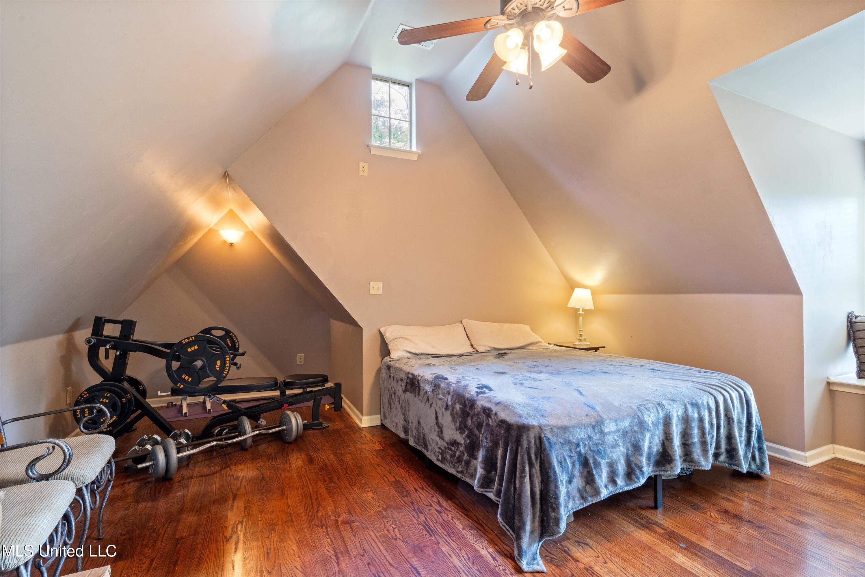 5135 Windy Ridge Drive Southaven, MS 38671 - Photo 26 of 37 Bedroom Up