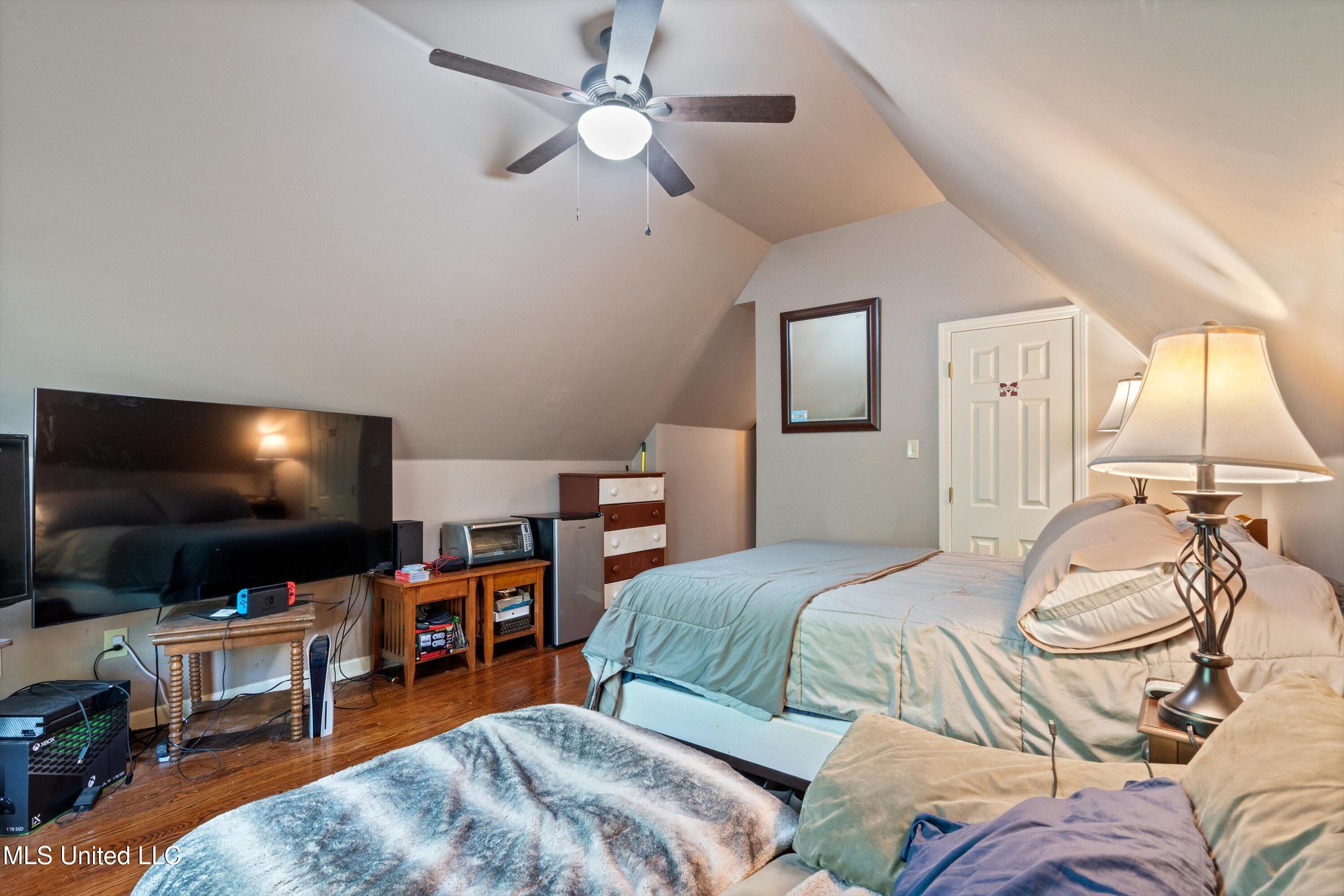 5135 Windy Ridge Drive Southaven, MS 38671 - Photo 30 of 37 Bedroom Up