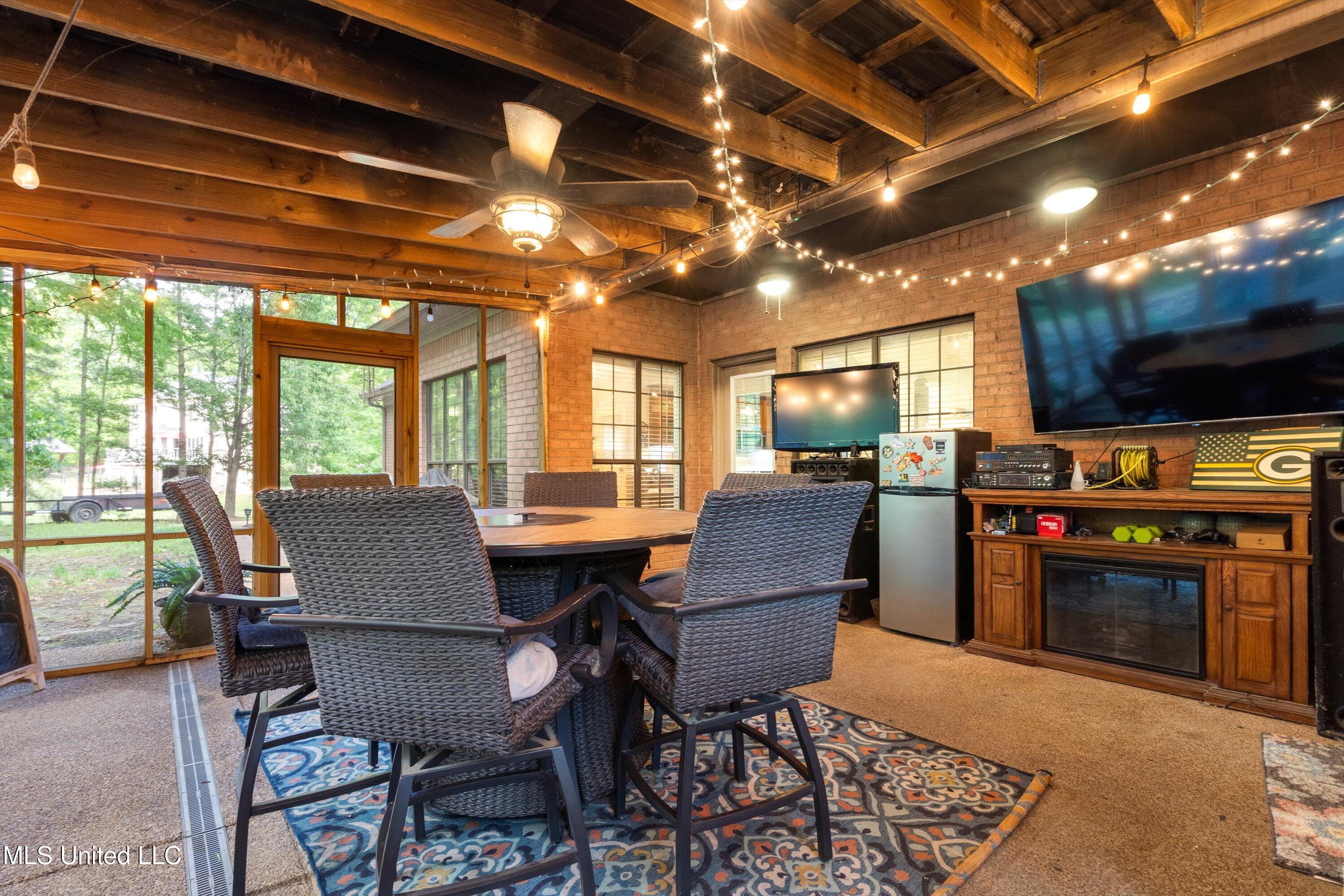 5135 Windy Ridge Drive Southaven, MS 38671 - Photo 32 of 37 Enclosed Patio