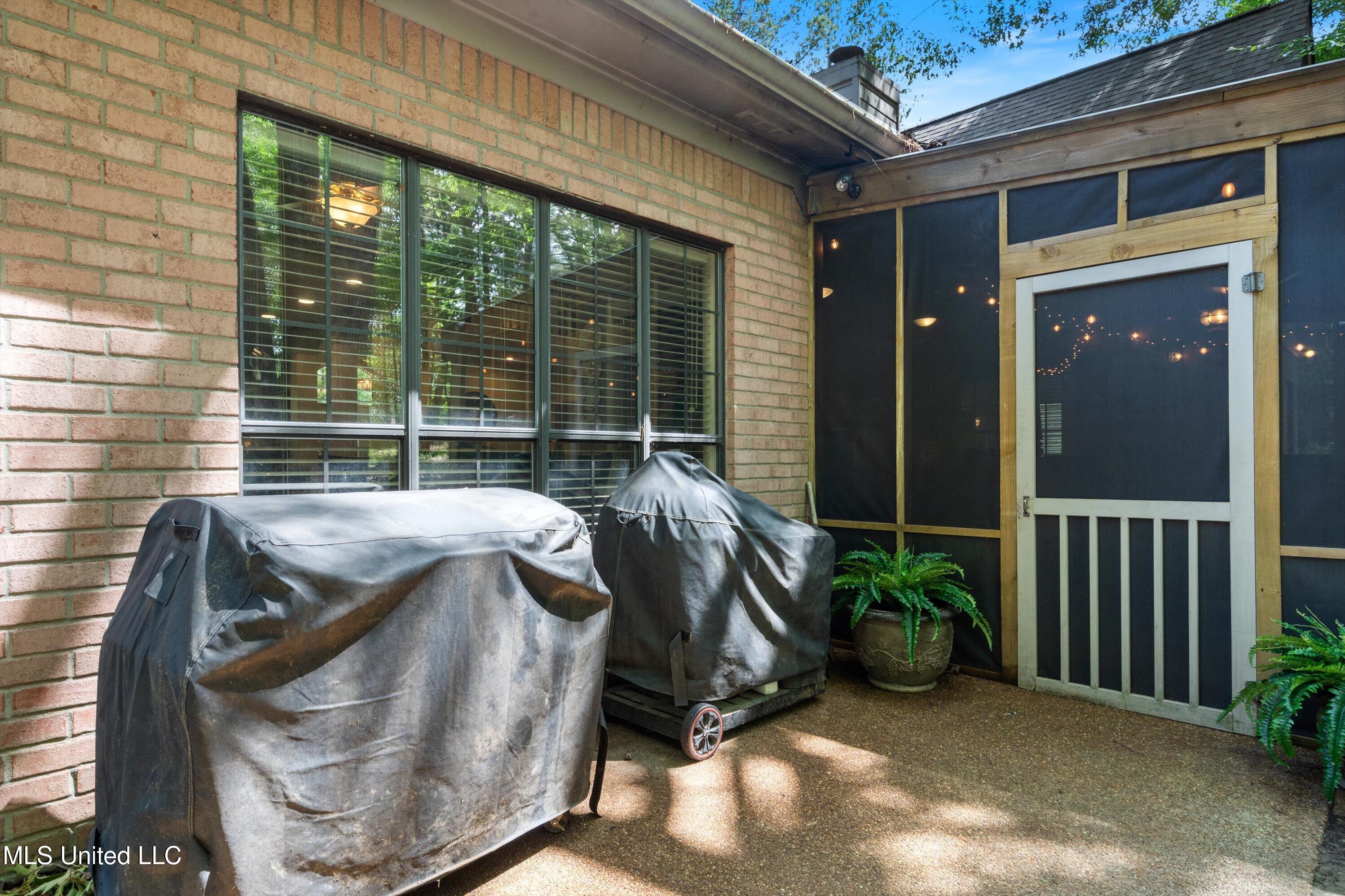 5135 Windy Ridge Drive Southaven, MS 38671 - Photo 34 of 37 Patio