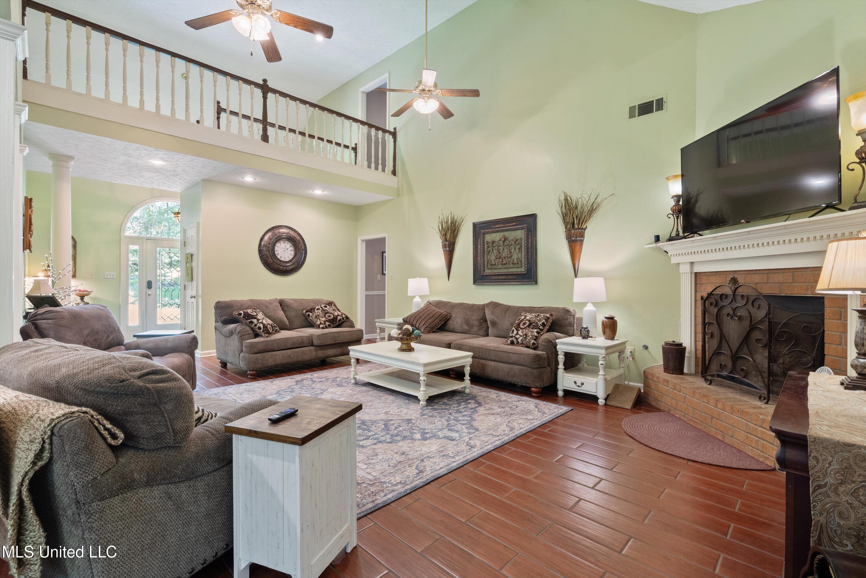 5135 Windy Ridge Drive Southaven, MS 38671 - Photo 6 of 37 Great Room