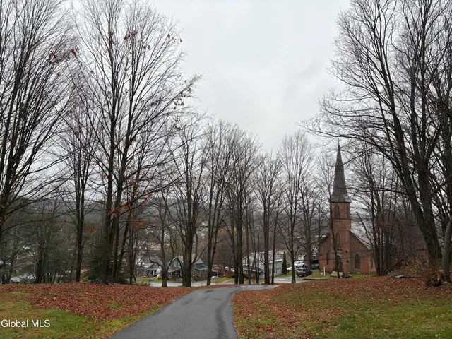 $300,000 | 47 Dayton Hill Road, Middle Granville, NY 12849