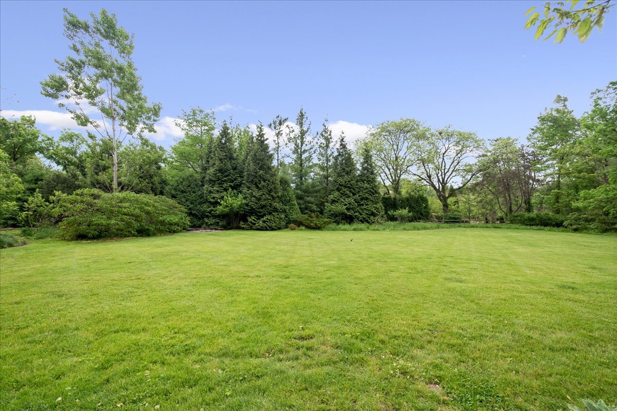 2080 Norfork Road Northfield, IL 60093 - Photo 7 of 50