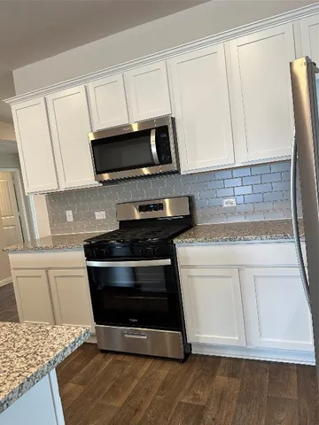 $2,300 | 19516 Ann Richards Avenue, Manor, TX 78653