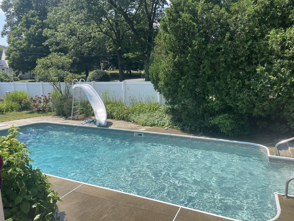 a view of a garden with a small park