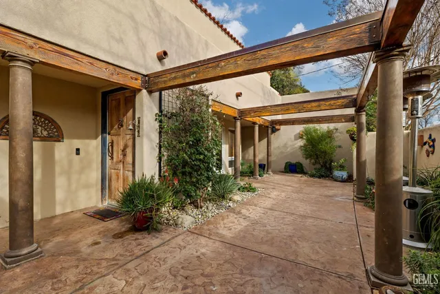 $699,000 | Undisclosed Address, Bakersfield, CA 93301