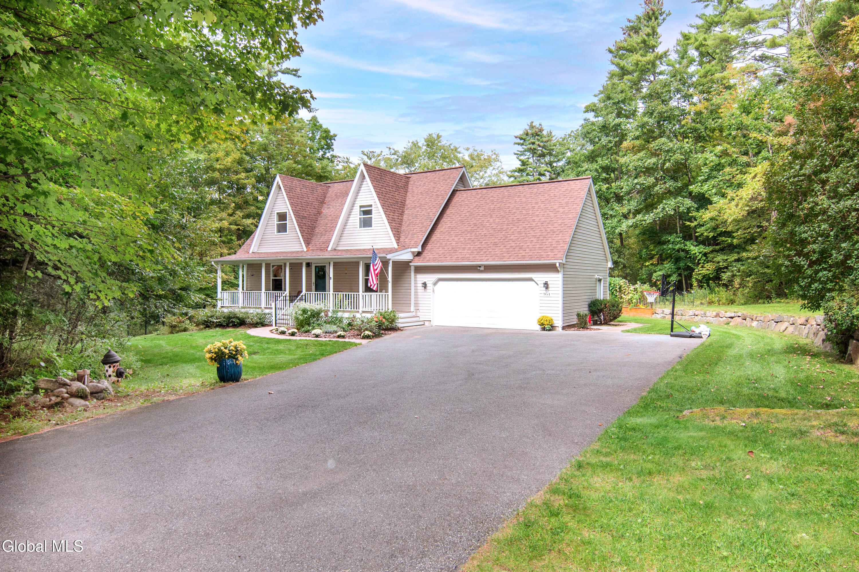 954 Murray Road Greenfield, NY 12850 - Photo 4 of 58 photo_003