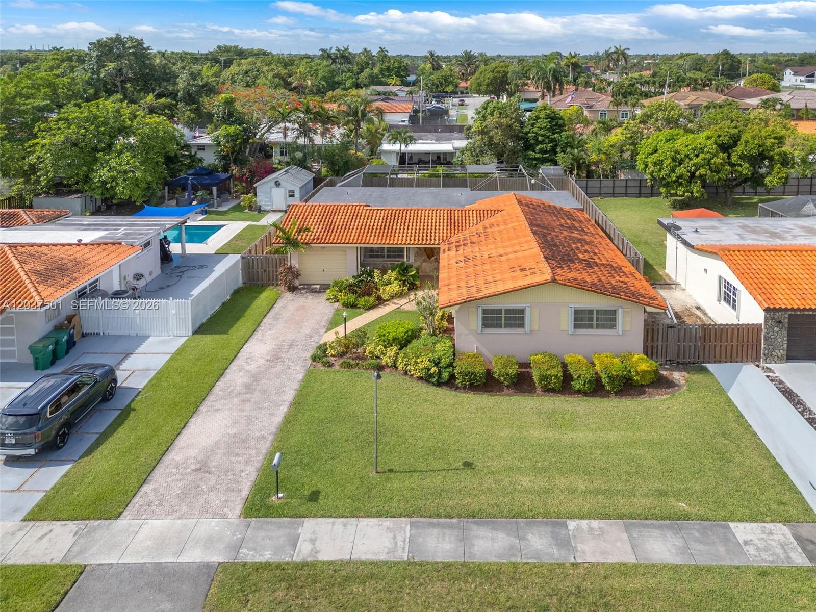 10842 Southwest 33rd Street Miami, FL 33165 - Photo 42 of 44