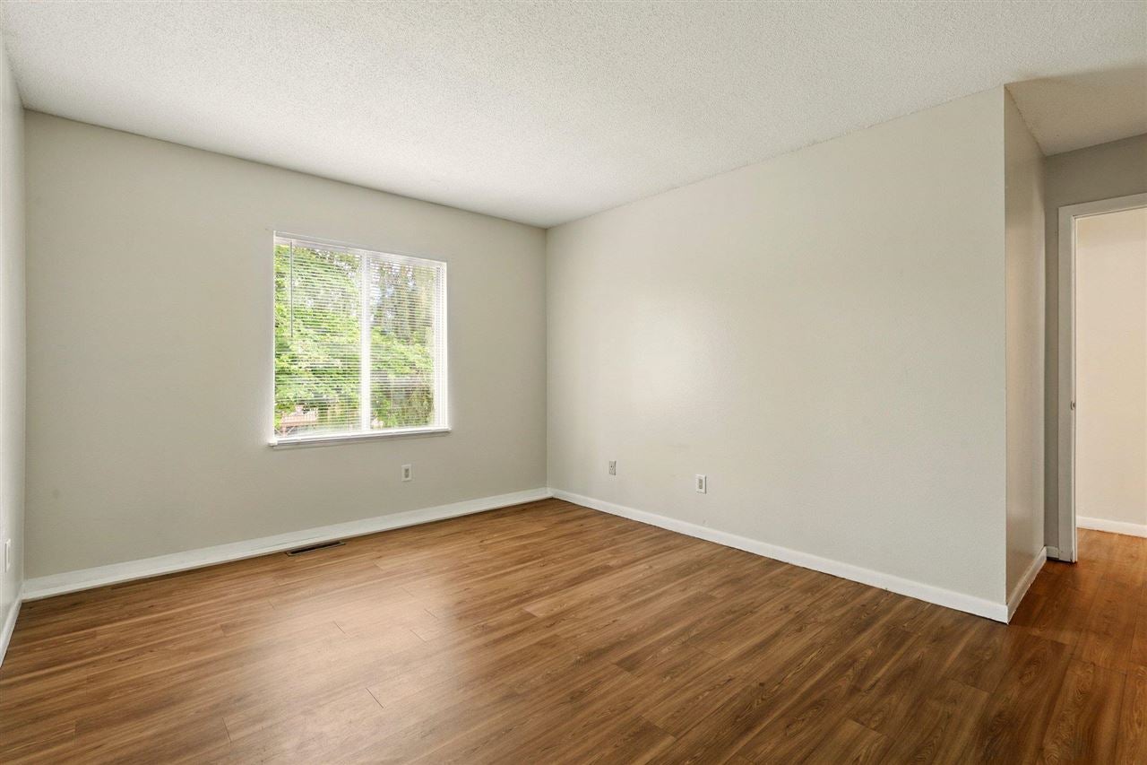3339 Lower West Branch Road Iowa City, IA 52245 - Photo 6 of 27 Gallery Image 6