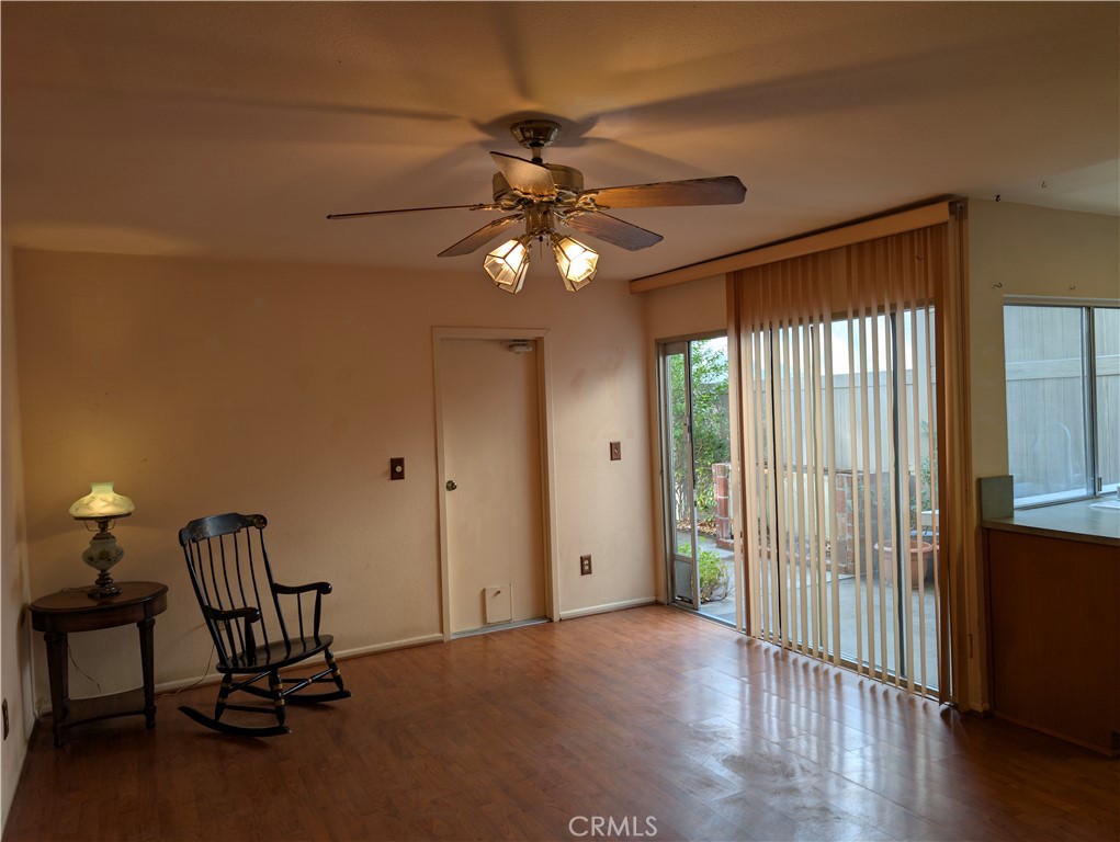 10044 Larwin Avenue, Unit 3 Chatsworth, CA 91311 - Photo 15 of 37