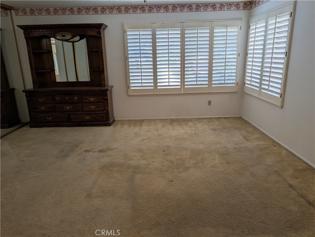 10044 Larwin Avenue, Unit 3 Chatsworth, CA 91311 - Photo 17 of 37