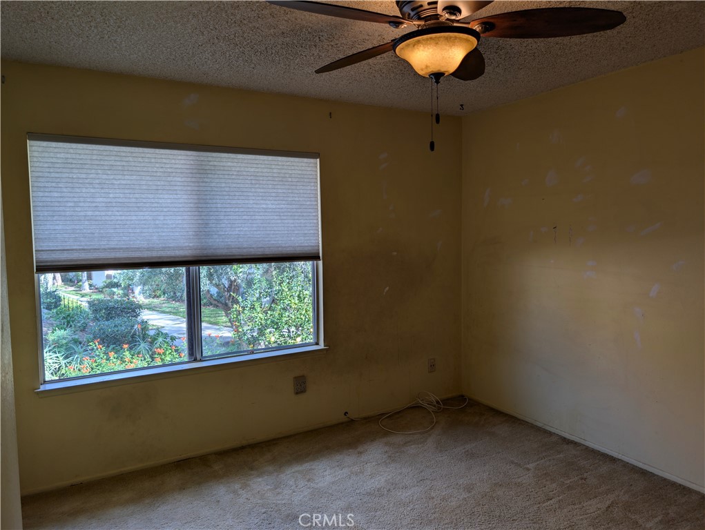 10044 Larwin Avenue, Unit 3 Chatsworth, CA 91311 - Photo 22 of 37