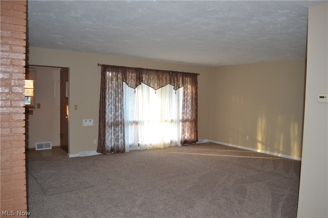 4969 Columbia Road North Olmsted, OH 44070 - Photo 6 of 30