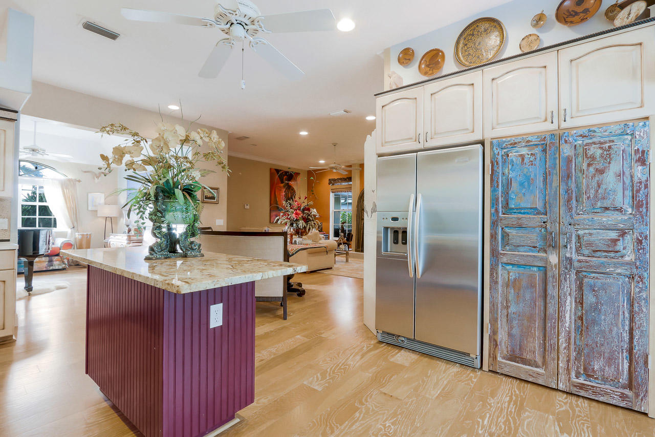 4883 Southeast Longleaf Place Hobe Sound, FL 33455 - Photo 11 of 27 Kitchen