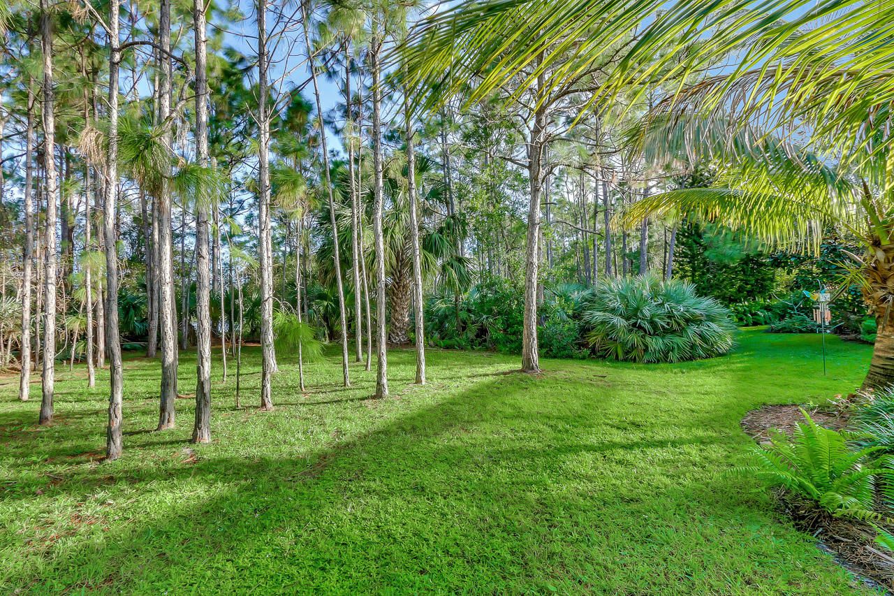 4883 Southeast Longleaf Place Hobe Sound, FL 33455 - Photo 15 of 27 Yard
