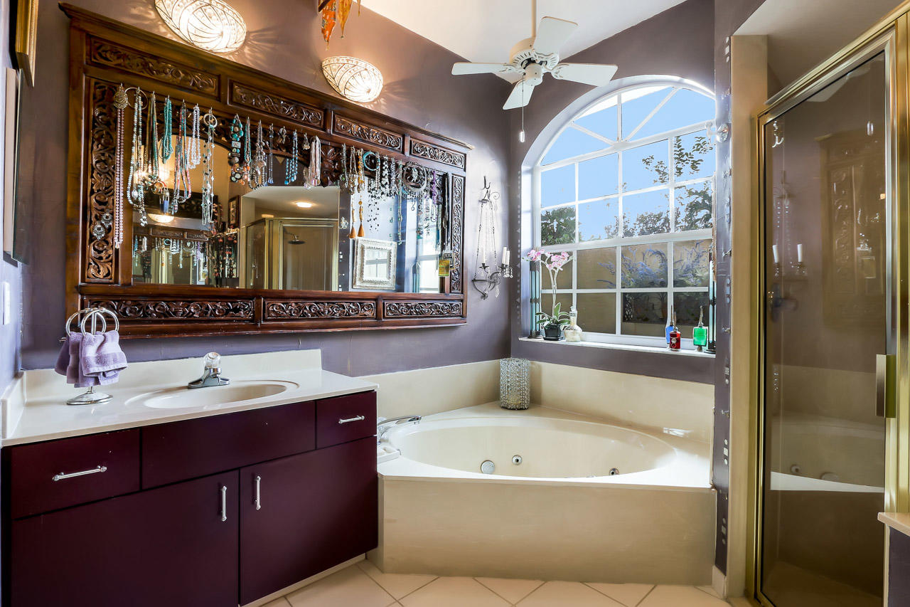 4883 Southeast Longleaf Place Hobe Sound, FL 33455 - Photo 18 of 27 Master Bathroom