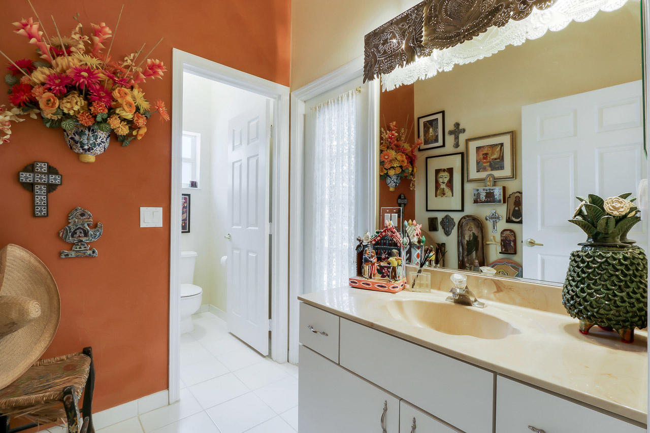 4883 Southeast Longleaf Place Hobe Sound, FL 33455 - Photo 22 of 27 Guest Bathroom