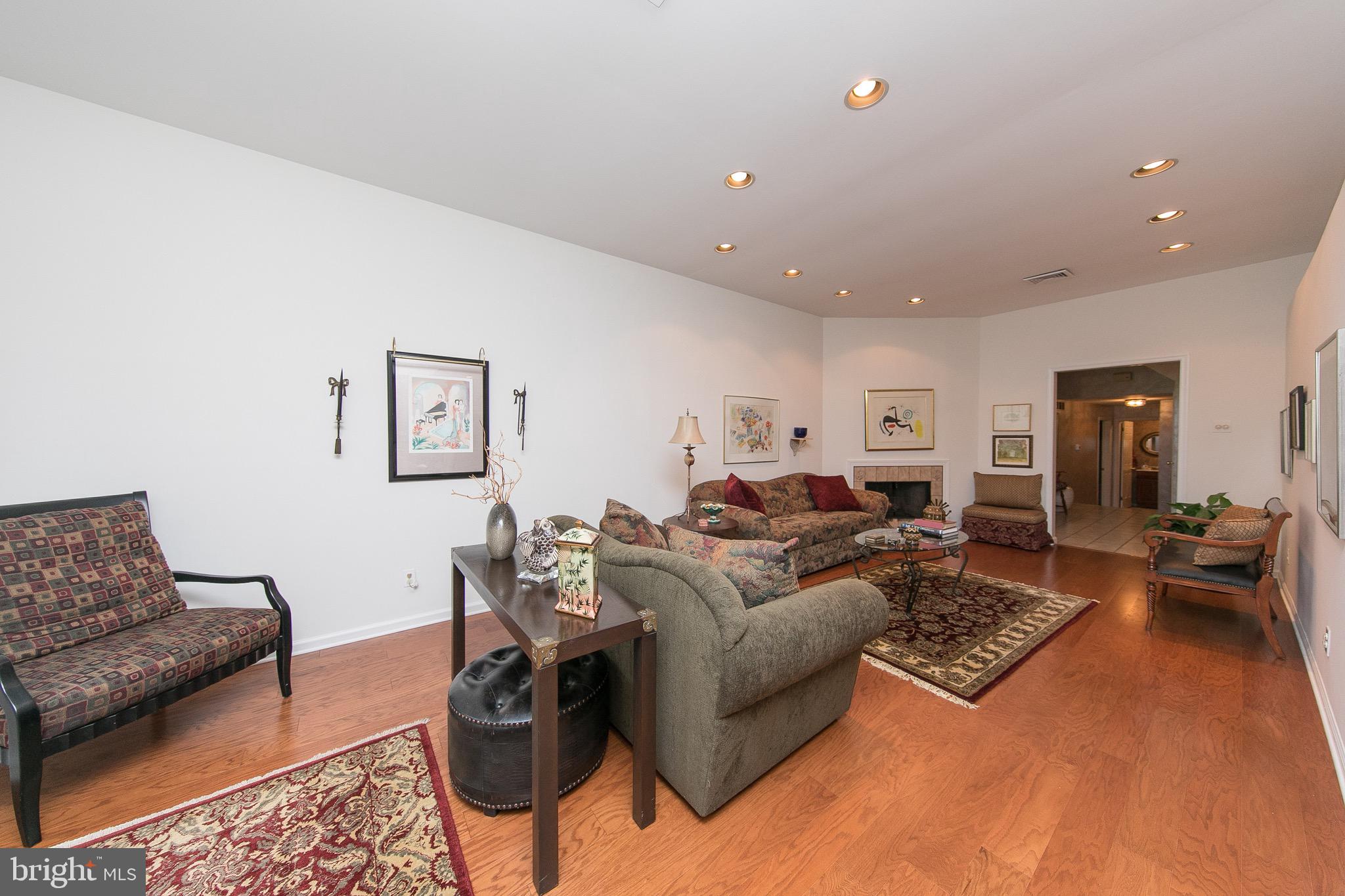 8034 Jenkintown Road Cheltenham, PA 19012 - Photo 14 of 39