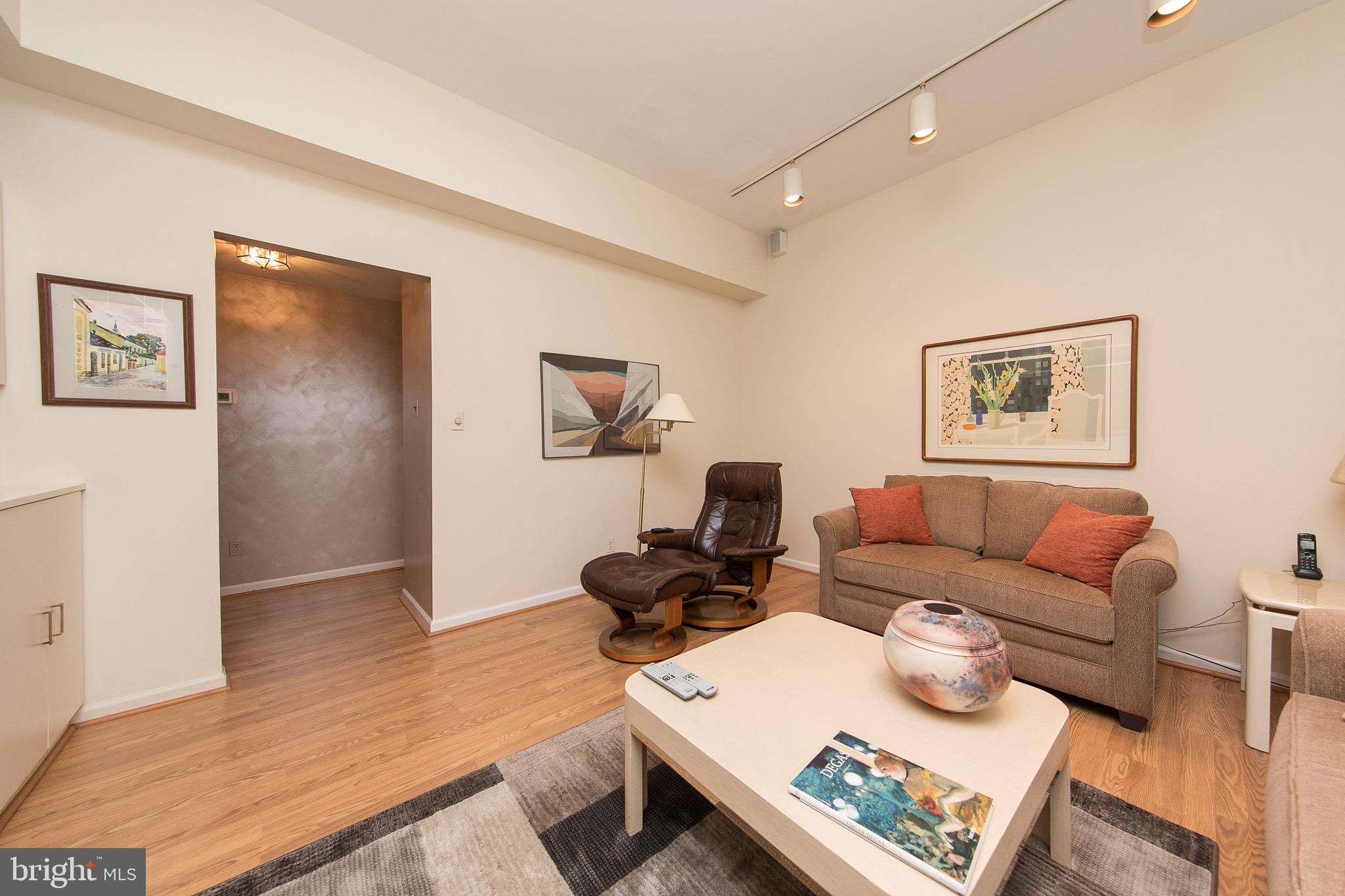 8034 Jenkintown Road Cheltenham, PA 19012 - Photo 24 of 39