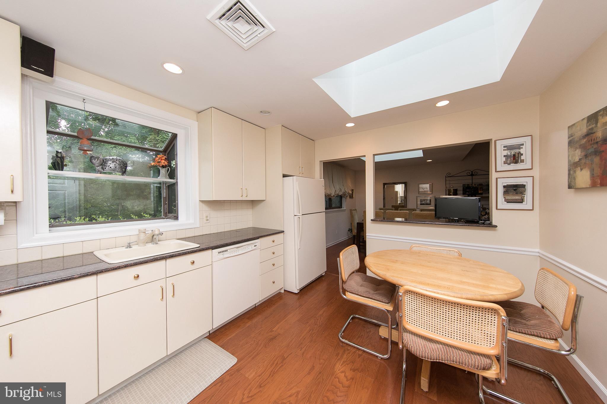 8034 Jenkintown Road Cheltenham, PA 19012 - Photo 7 of 39