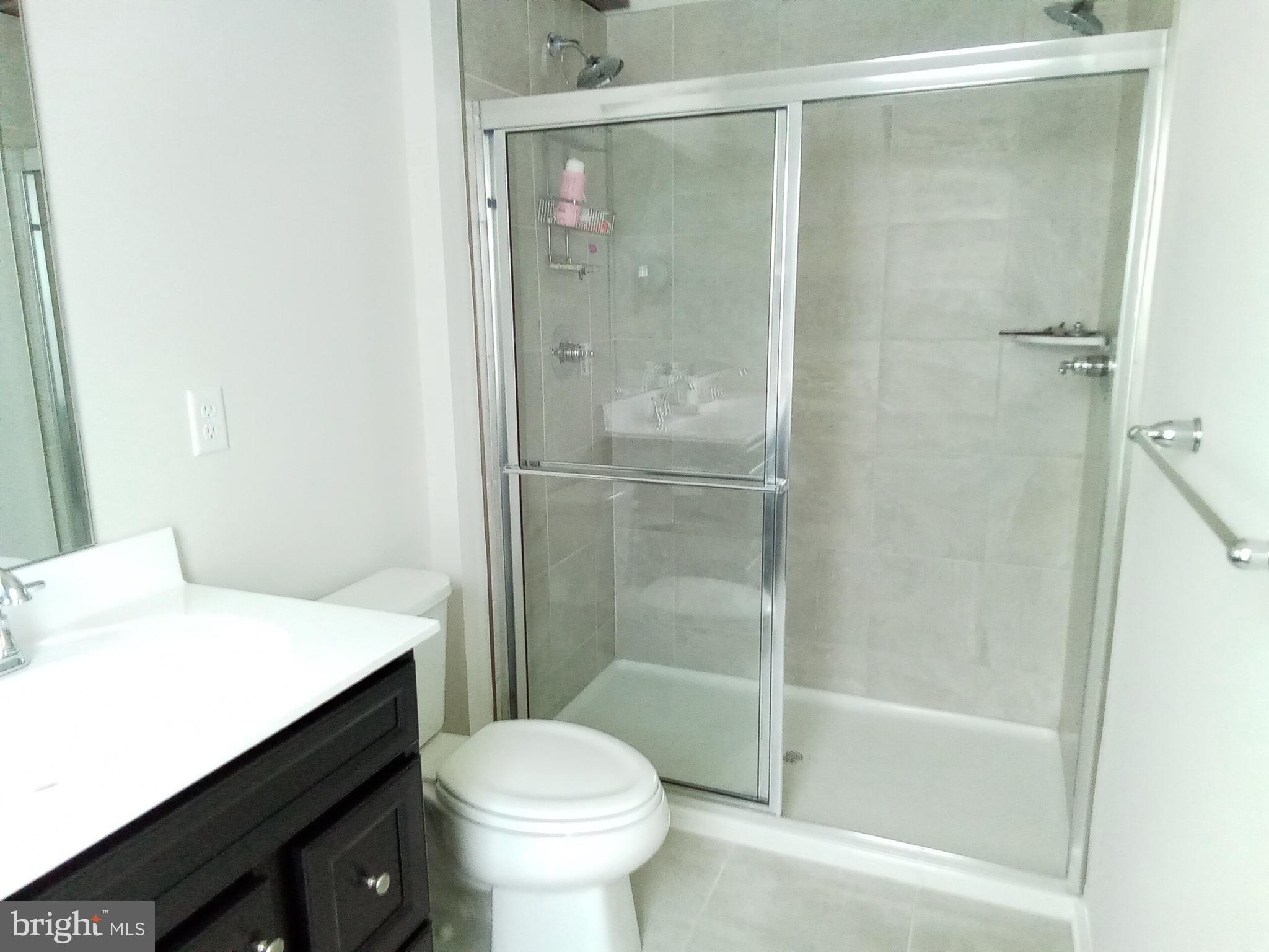 31 Roundstone Run Swedesboro, NJ 08085 - Photo 30 of 37 Master bath