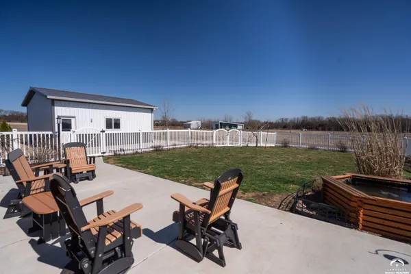 $449,900 | 1558 North 450th Road, Baldwin City, KS 66006