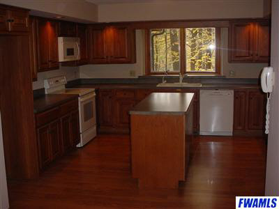 6816 Hosler Road Leo, IN 46765 - Photo 9 of 20
