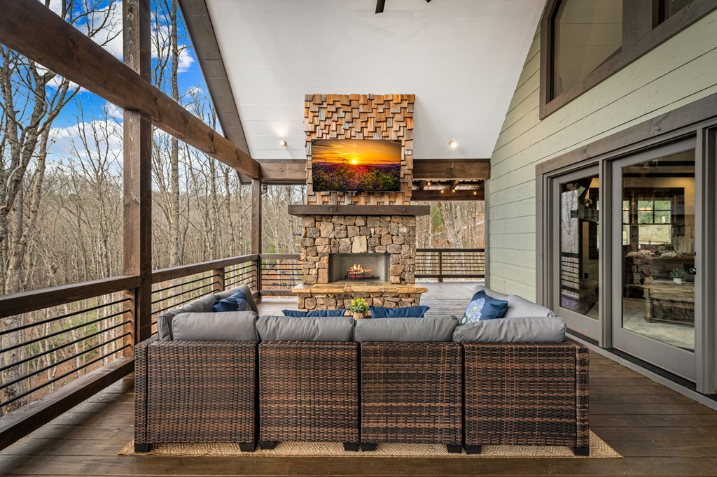 895 Price Road Blue Ridge, GA 30513 - Photo 15 of 140