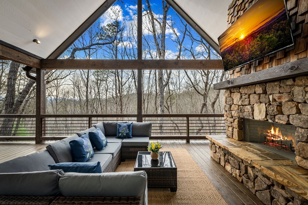895 Price Road Blue Ridge, GA 30513 - Photo 4 of 140