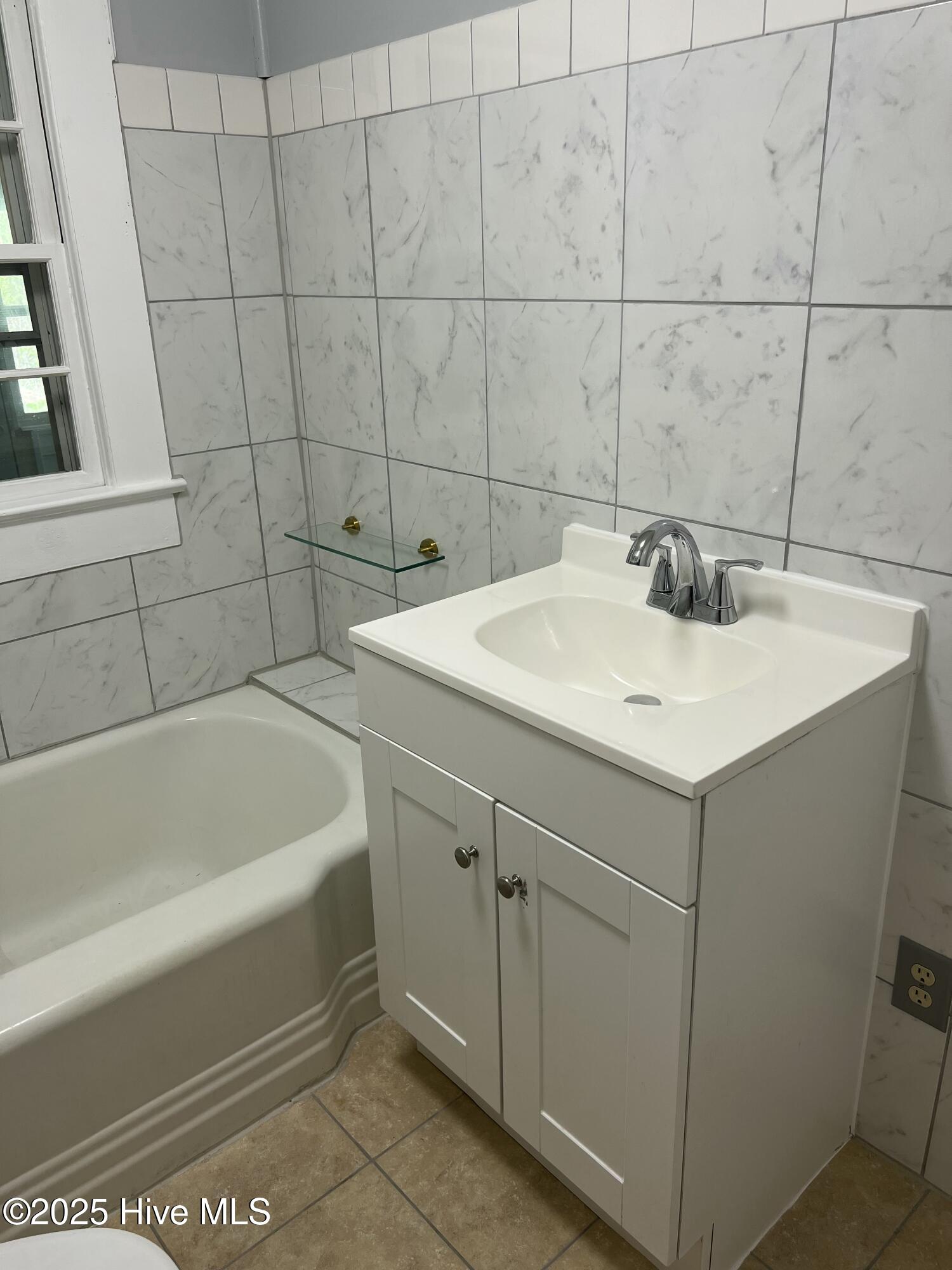 3550 Daughety White Road Kinston, NC 28501 - Photo 8 of 20 BATHROOM