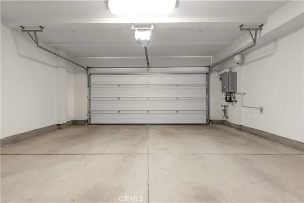 a view of a livingroom with an empty space