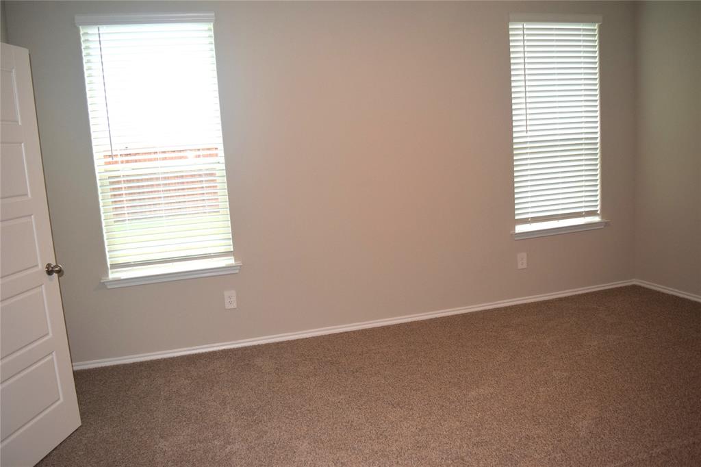 724 Rubicon Road Justin, TX 76247 - Photo 15 of 29 Gallery Image 15