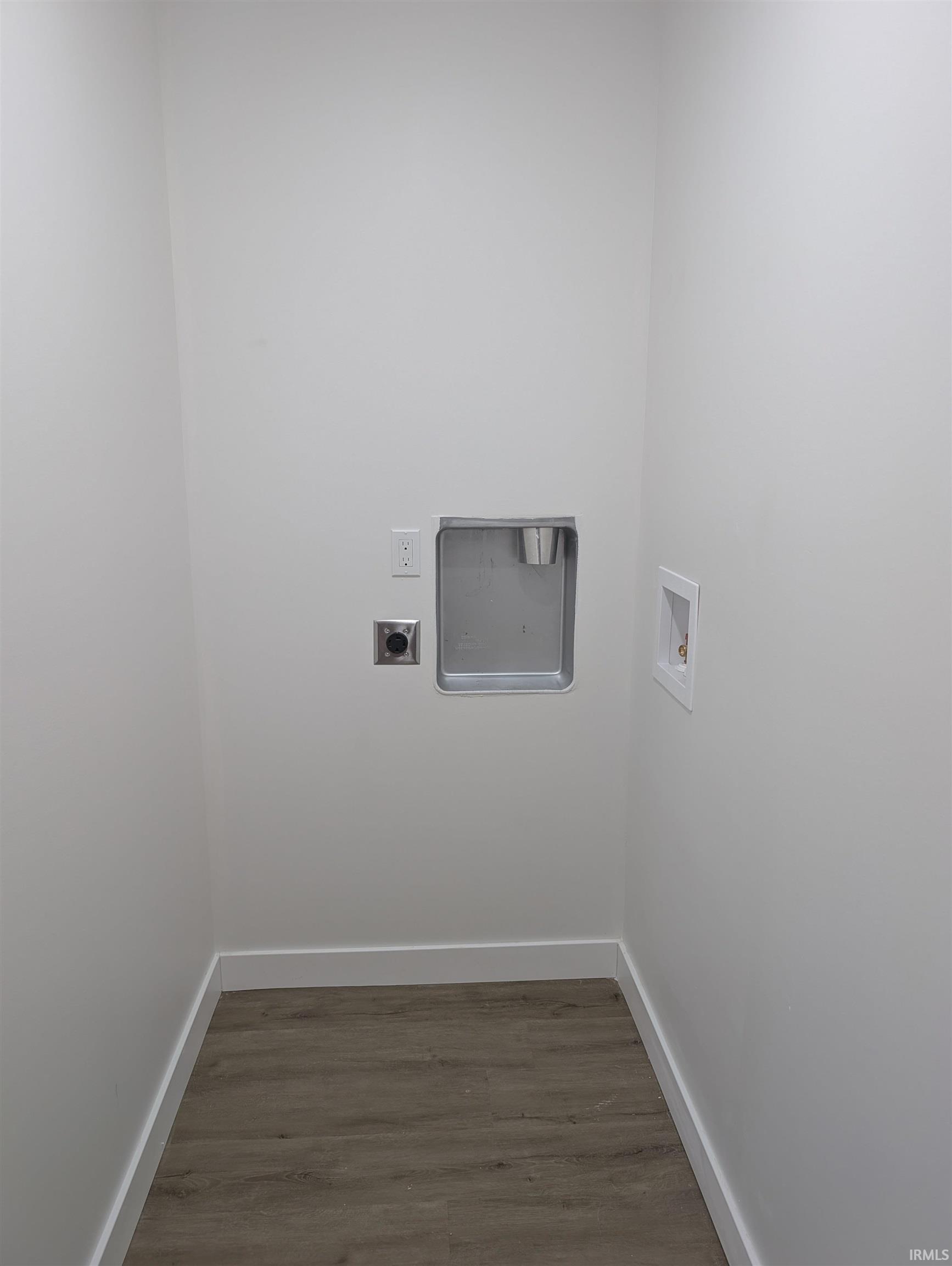 811 Southwest 1st Street Washington, IN 47501 - Photo 12 of 25