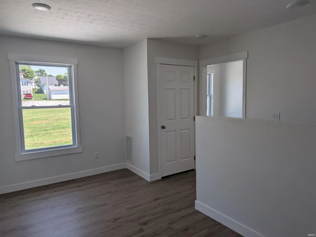 $299,000 | 811 Southwest 1st Street, Washington, IN 47501