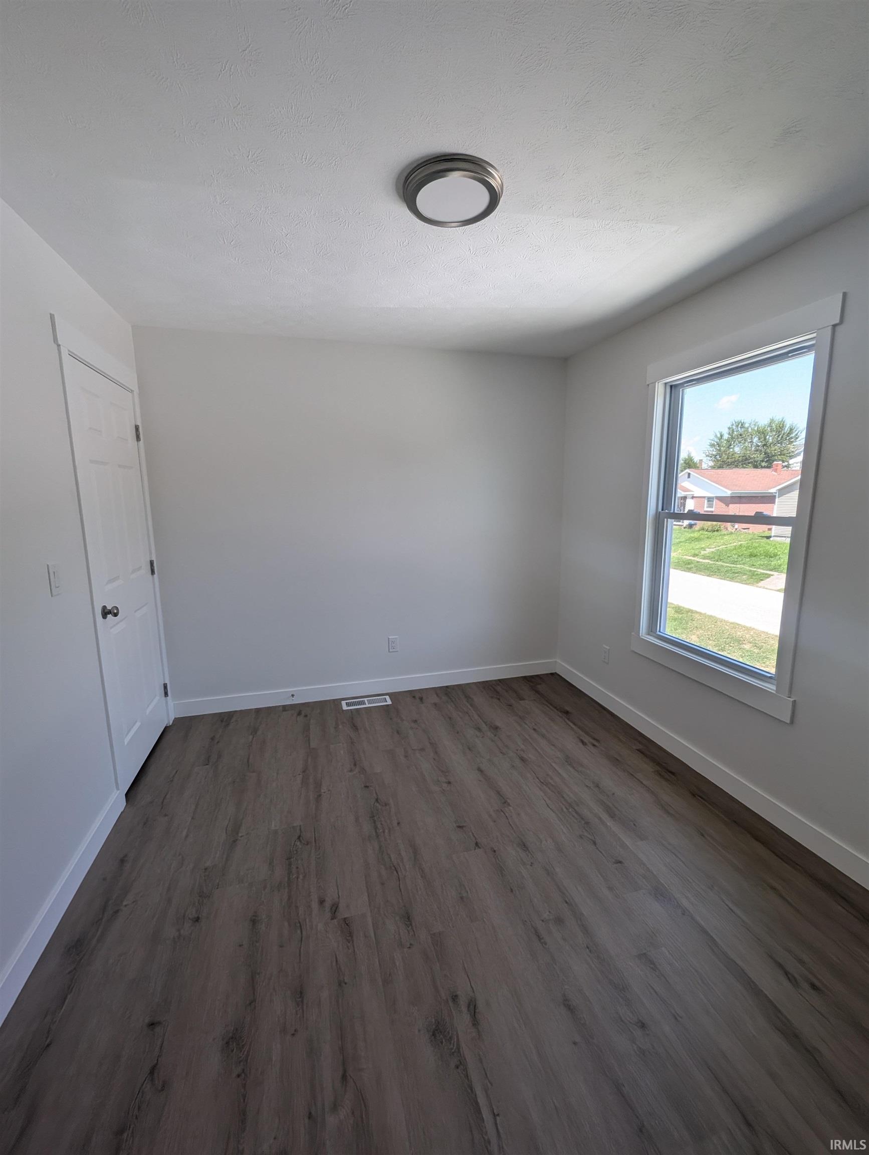 811 Southwest 1st Street Washington, IN 47501 - Photo 20 of 25