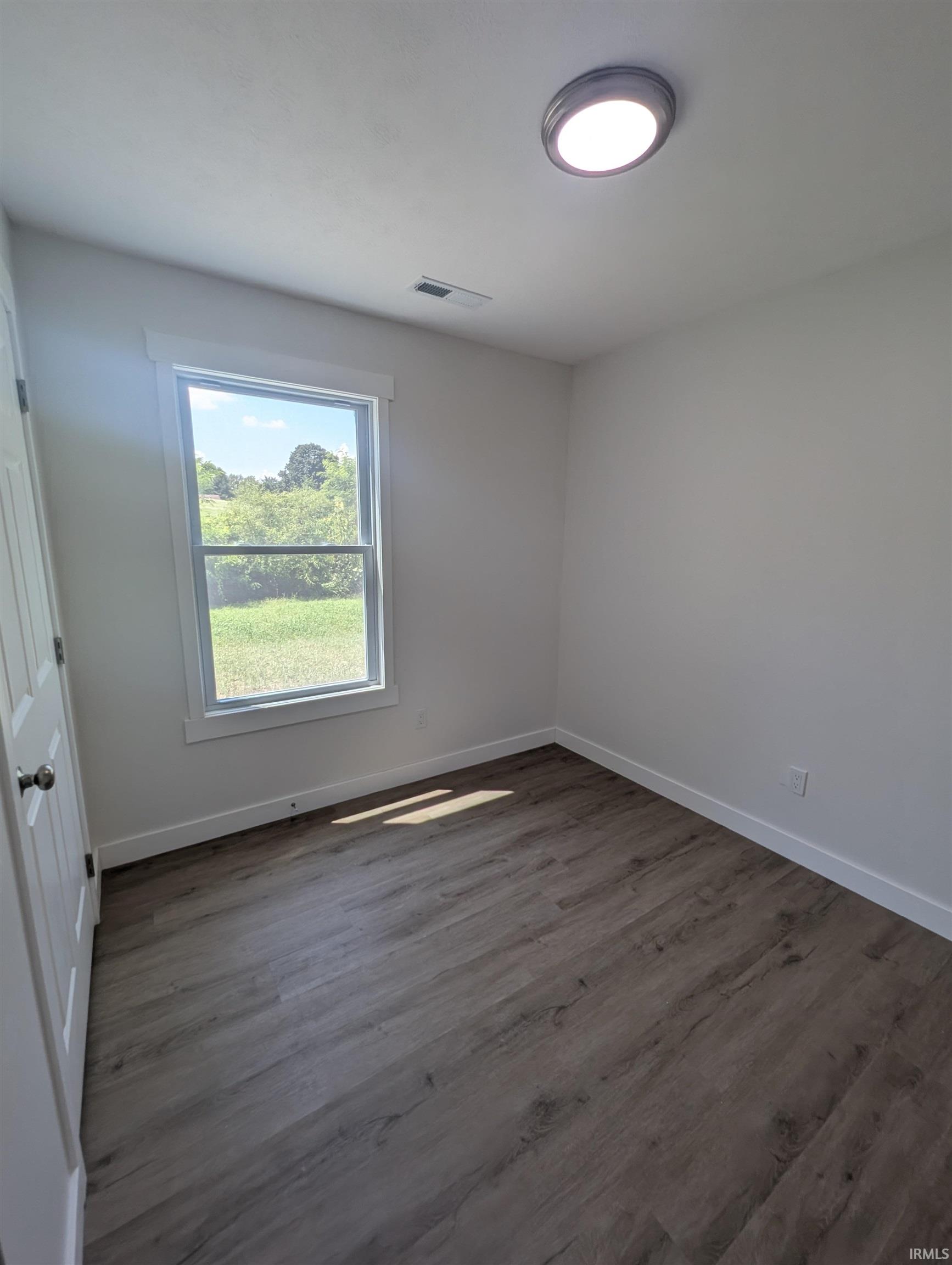 811 Southwest 1st Street Washington, IN 47501 - Photo 10 of 25