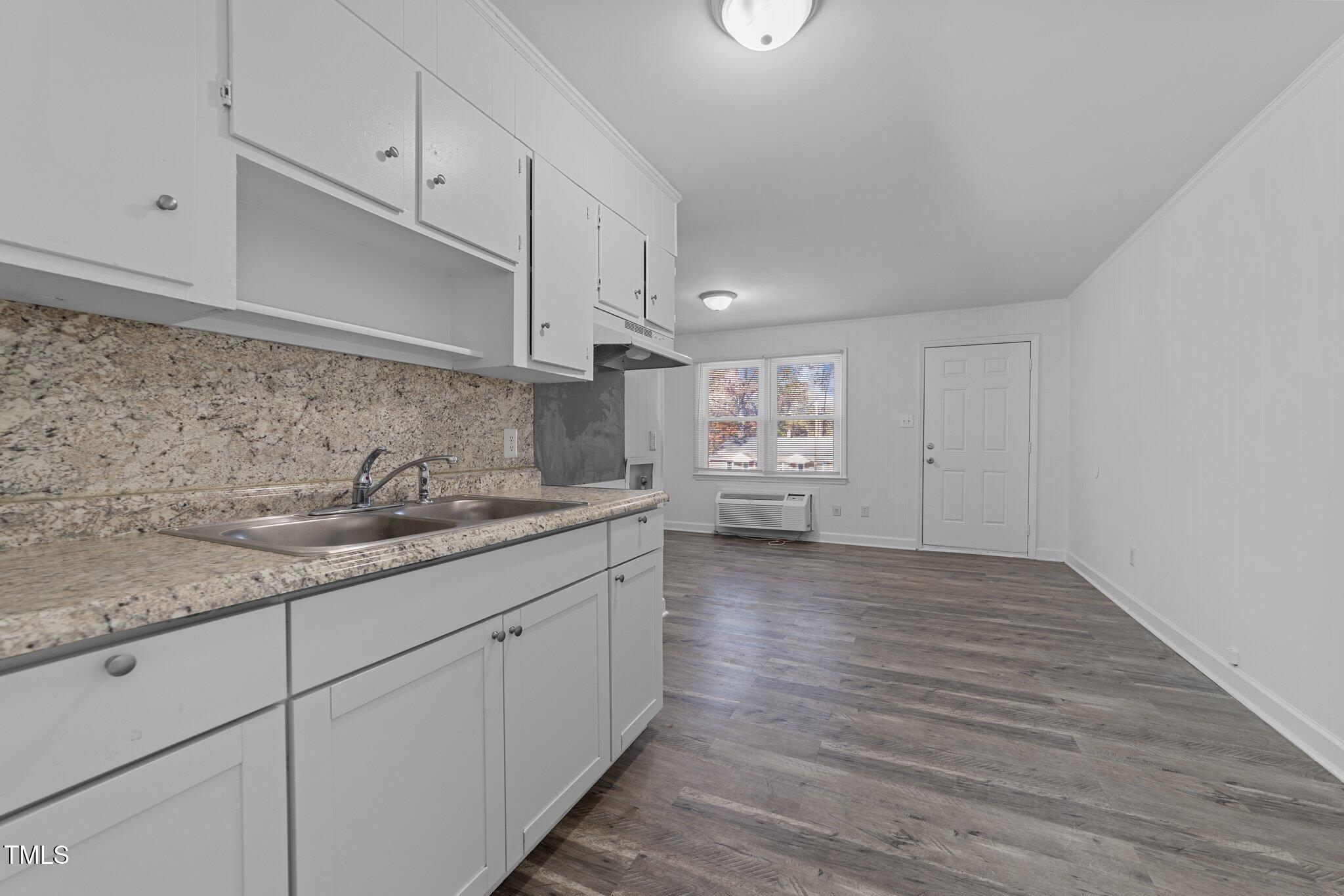 105 Bennett Court Durham, NC 27701 - Photo 9 of 26 24-web-or-mls-3D5A1548