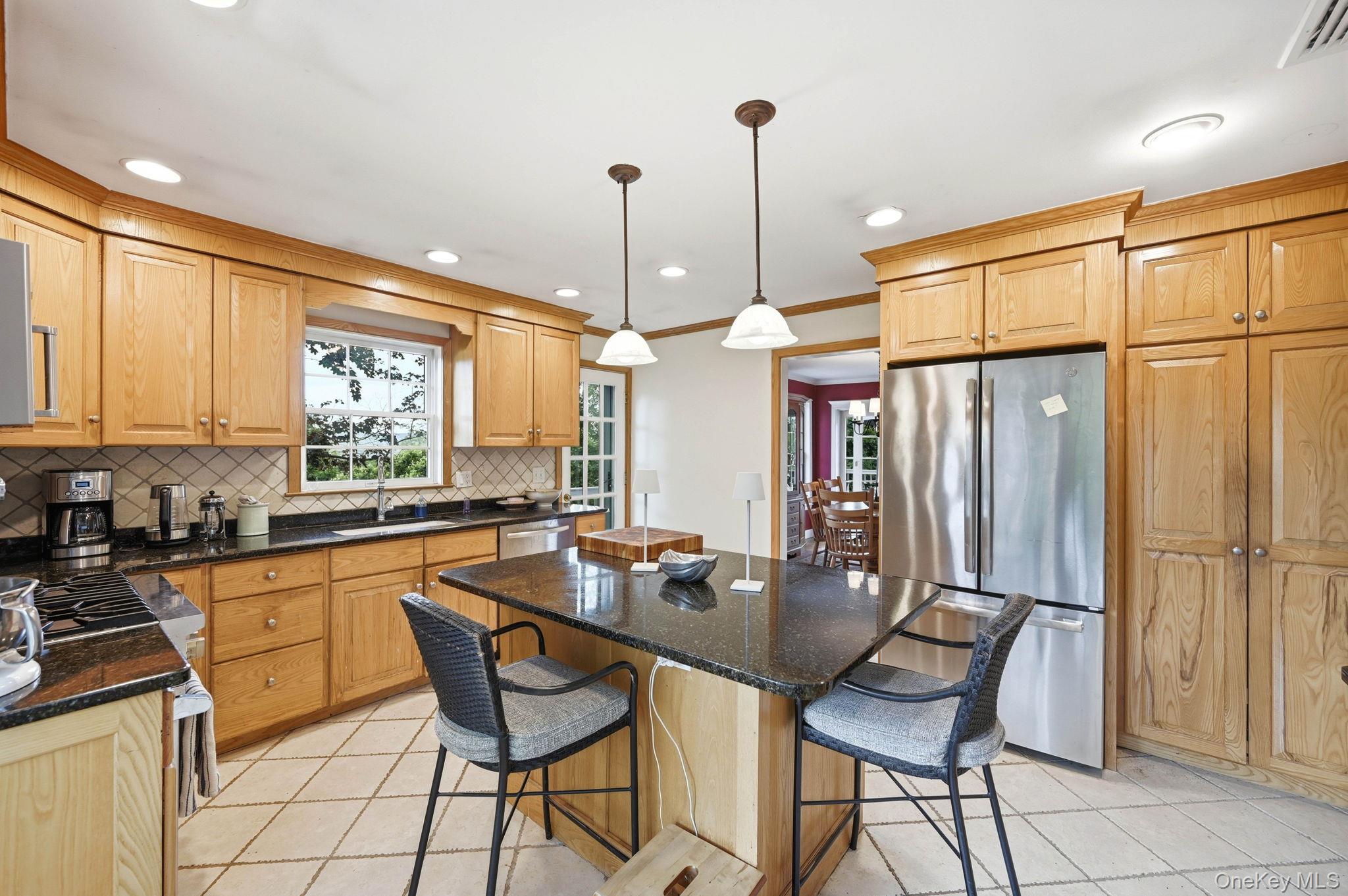475 Mooney Hill Road Patterson, NY 12563 - Photo 4 of 34