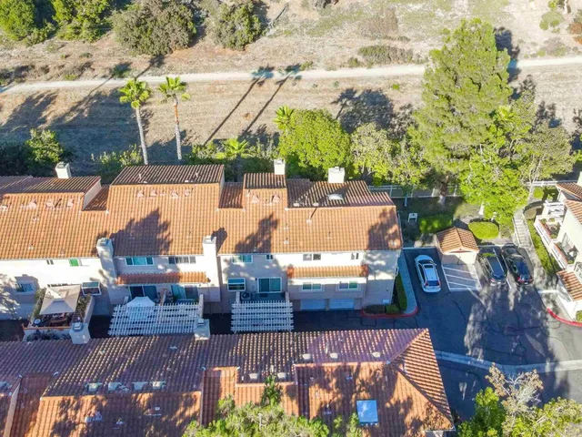 $1,097,000 | 7758 Caminito Monarca, Unit 101, Carlsbad, CA 92009