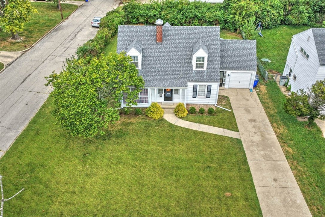 2374 West Forest Avenue Decatur, IL 62522 - Photo 4 of 34 Gallery Image 4