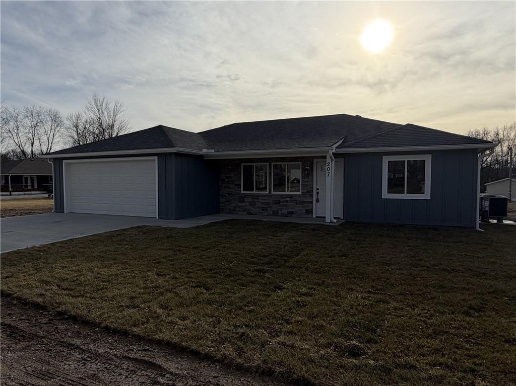 207 West 2nd Street Creighton, MO 64739 - Photo 2 of 31