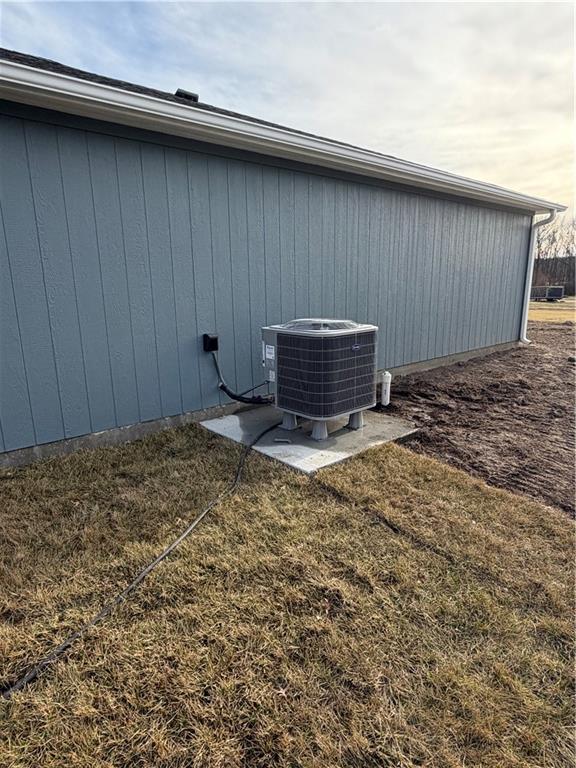 207 West 2nd Street Creighton, MO 64739 - Photo 7 of 31