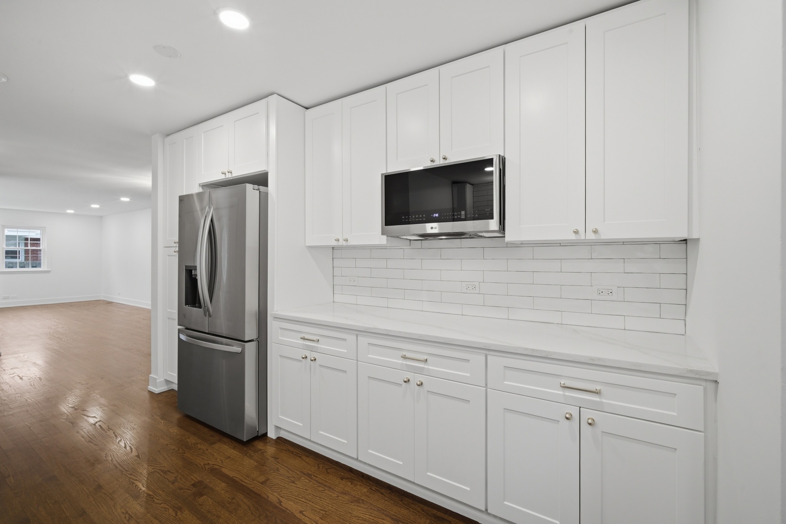 2141 Walnut Street Park Ridge, IL 60068 - Photo 8 of 22 Gallery Image 8
