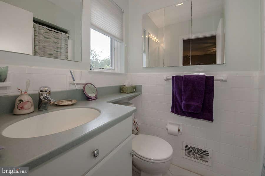 3216 Rittenhouse Street Northwest Washington, DC 20015 - Photo 11 of 21 Bath Master