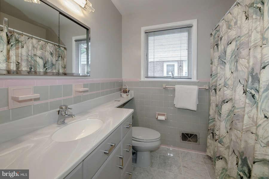 3216 Rittenhouse Street Northwest Washington, DC 20015 - Photo 13 of 21 Hall Bathroom