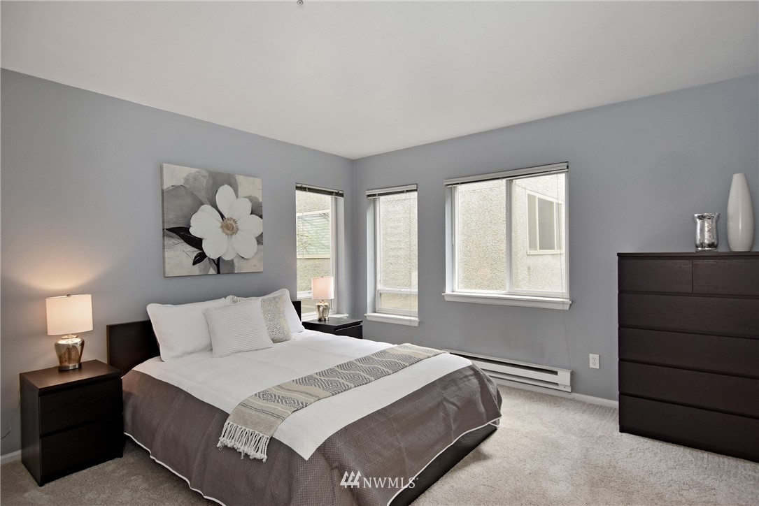 2419 8th Avenue North, Unit 202 Seattle, WA 98109 - Photo 12 of 19